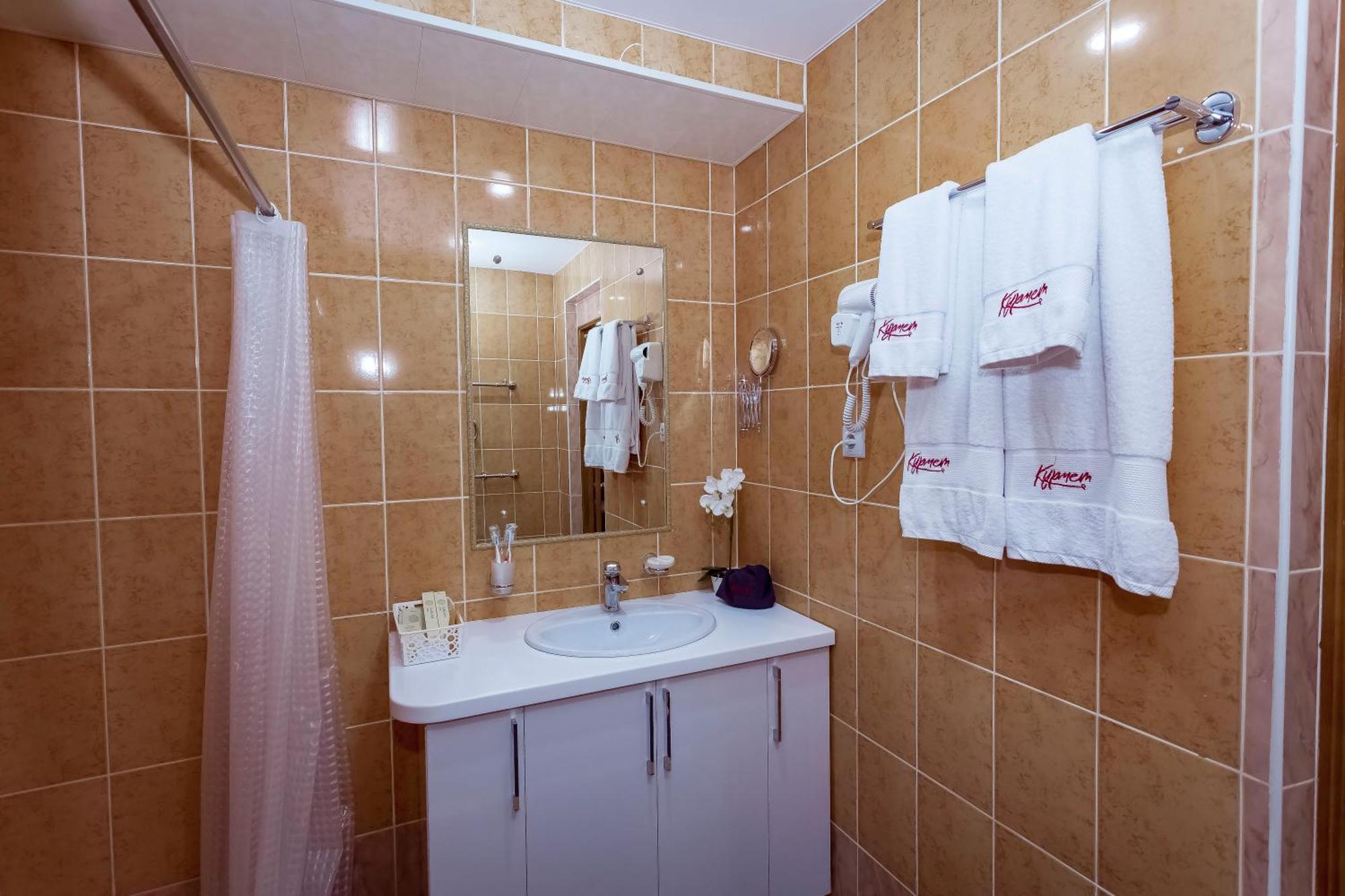Kurmet Hotel Oral Exteriör bild