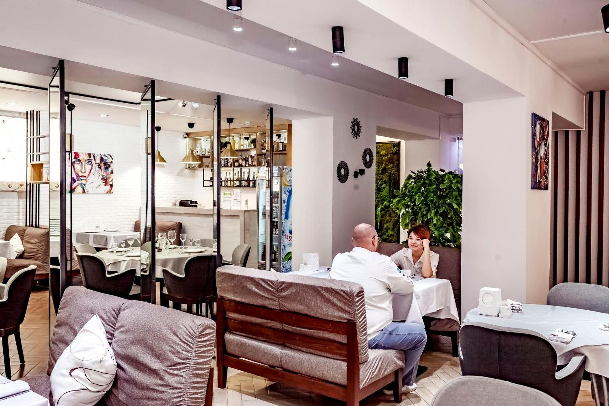 Kurmet Hotel Oral Exteriör bild