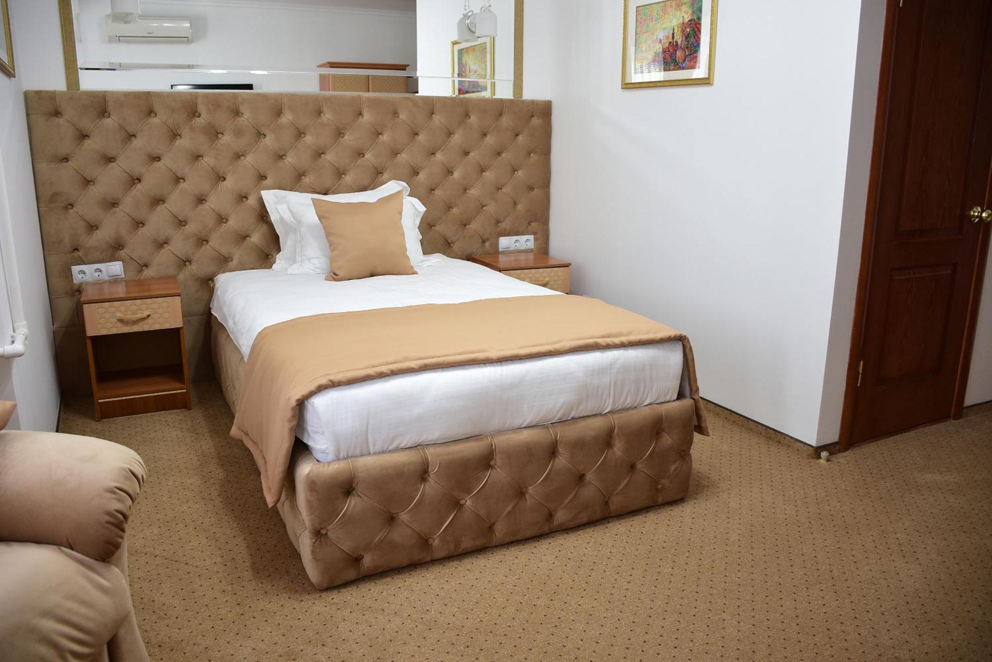 Kurmet Hotel Oral Exteriör bild