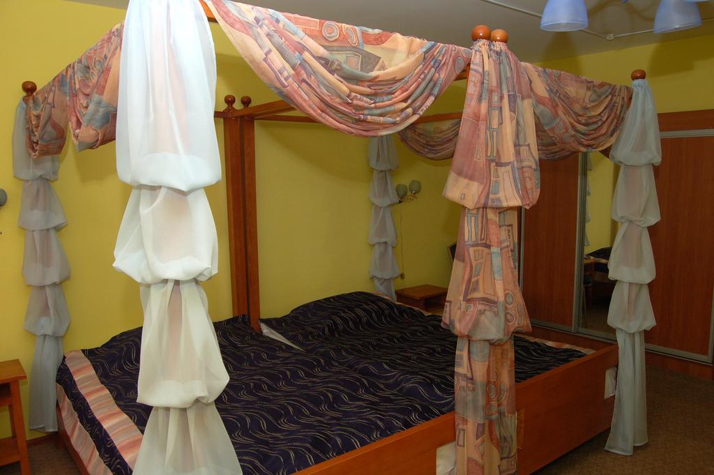 Kurmet Hotel Oral Exteriör bild