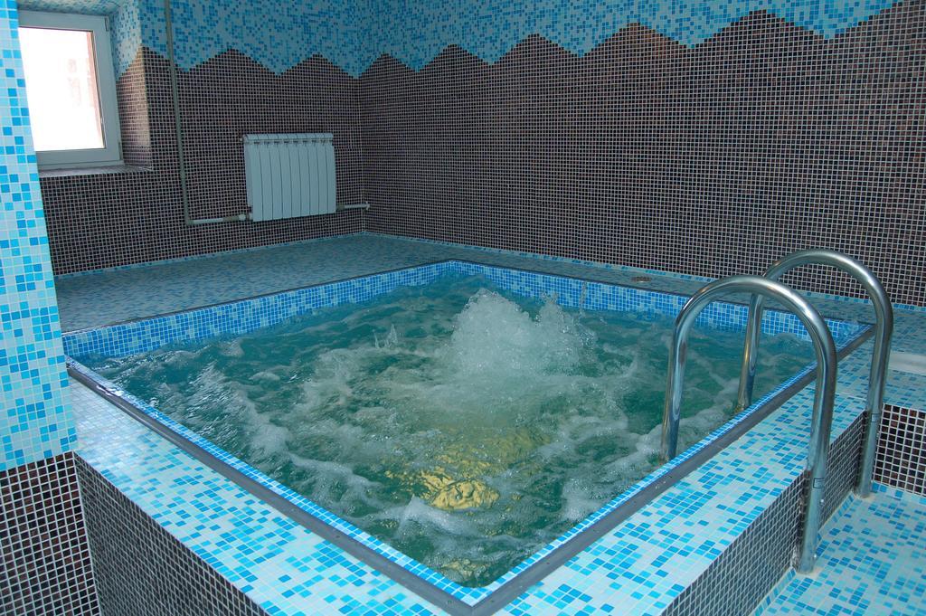 Kurmet Hotel Oral Exteriör bild